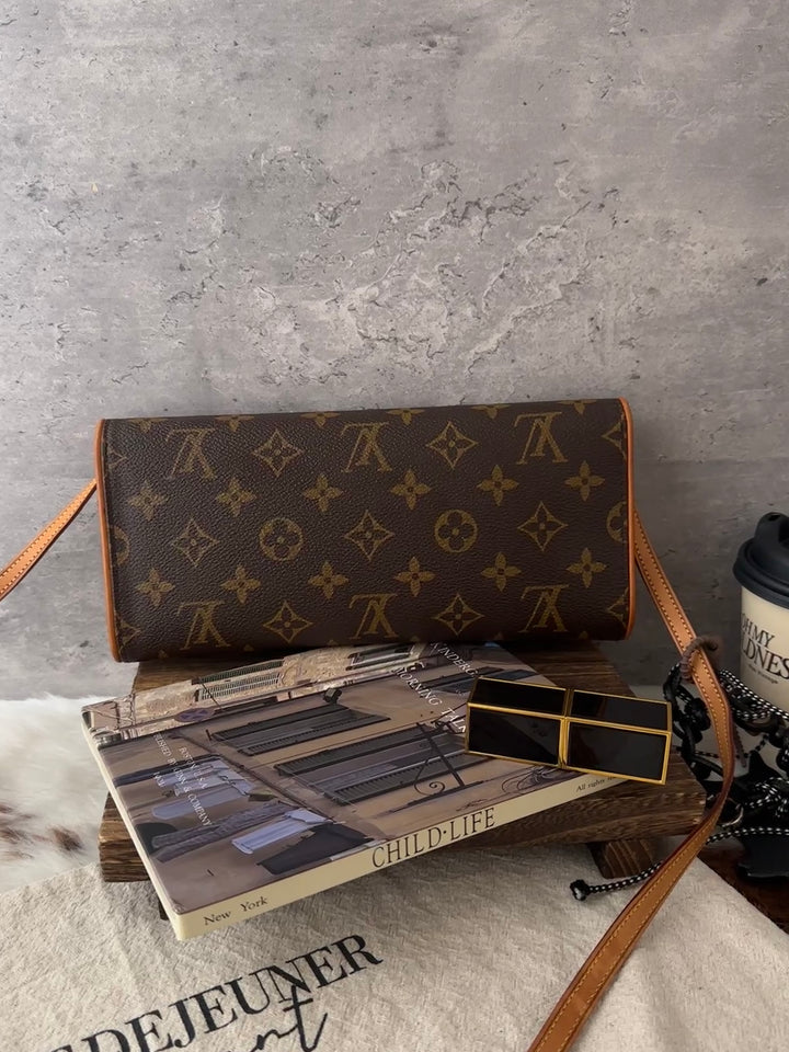 Louis Vuitton Monogram Baguette Crossbody Bag 🥖｜Classic Monogram｜Suede Interior｜Underarm Ready