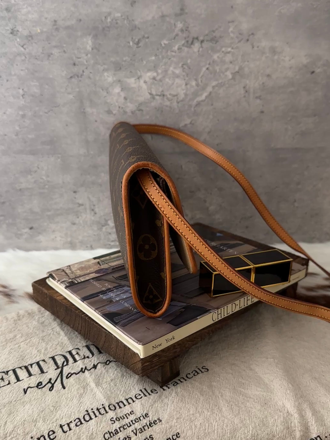 Louis Vuitton Monogram Baguette Crossbody Bag 🥖｜Classic Monogram｜Suede Interior｜Underarm Ready