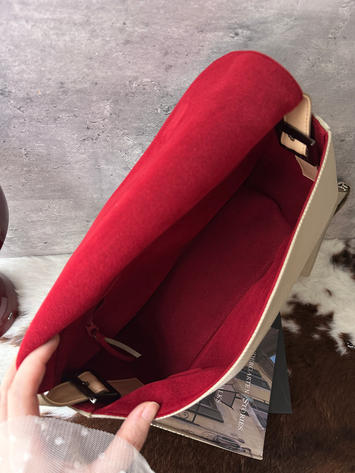 Givenchy Mini Baguette Shoulder Bag 🤎｜4G Logo｜Red Suede Interior｜Mini Pouch