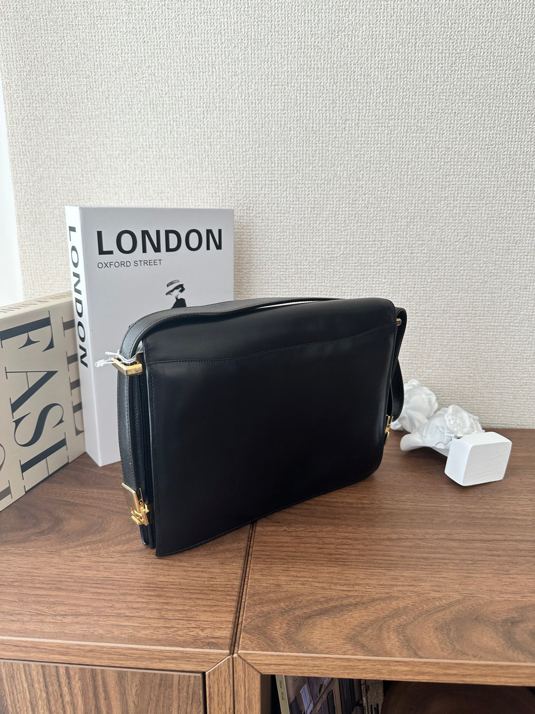 CELINE Large Triomphe Buckle Envelope Bag（Black × Gold）｜Vintage Prestige 🖤✨