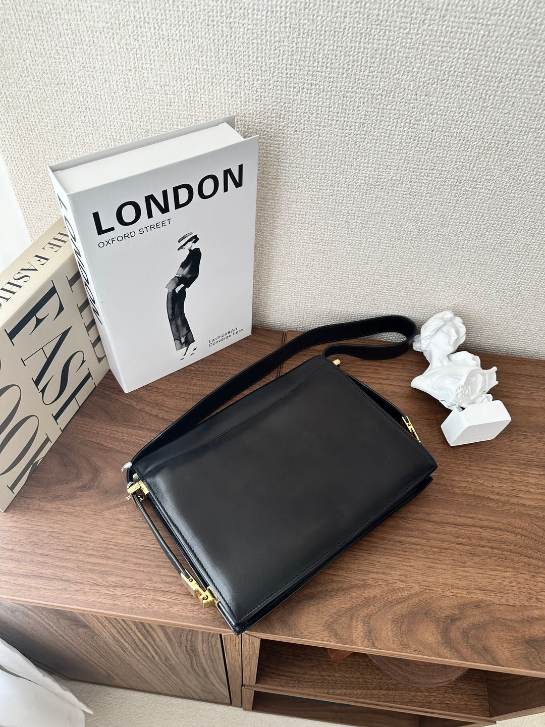 CELINE Large Triomphe Buckle Envelope Bag（Black × Gold）｜Vintage Prestige 🖤✨