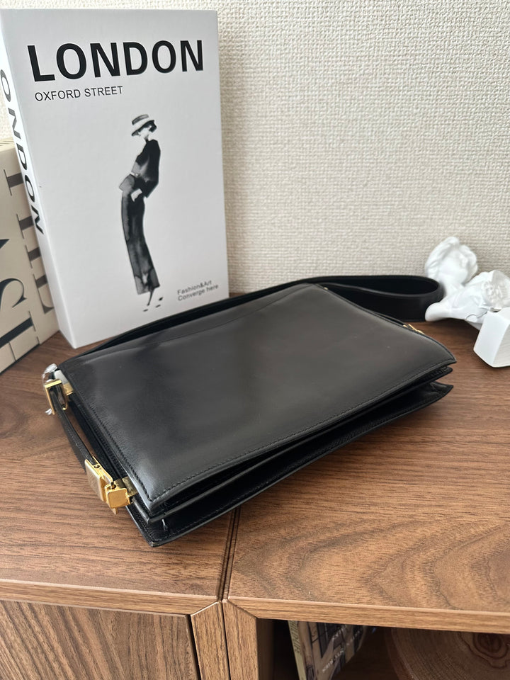 CELINE Large Triomphe Buckle Envelope Bag（Black × Gold）｜Vintage Prestige 🖤✨
