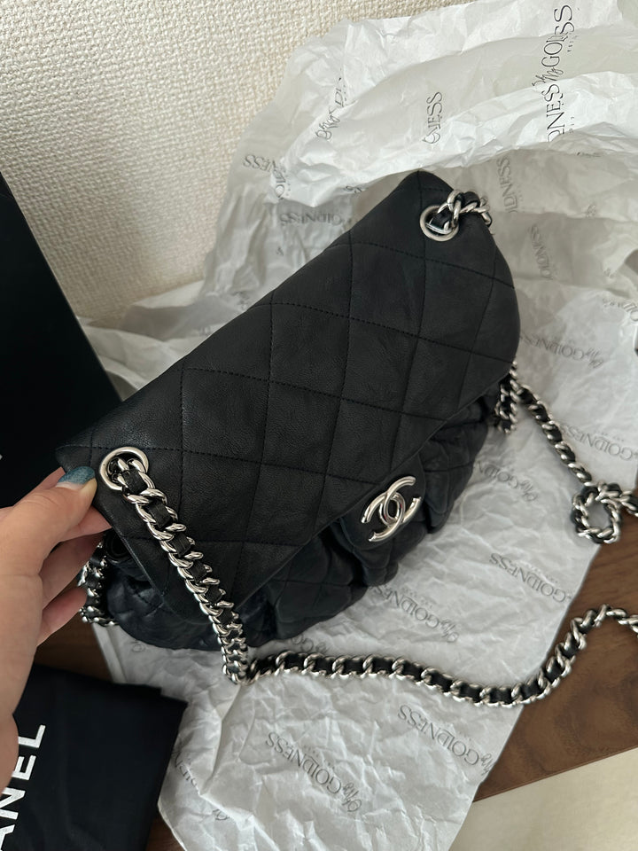 CHANEL Quilted Black “Ingot” Flap Bag（Medium Size / Silver Hardware）｜Rare Versatile Beauty 🖤✨