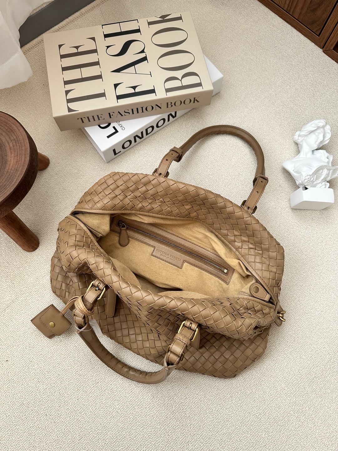 BOTTEGA VENETA Intrecciato Hobo Bag（Latte Beige）｜Classic Craftsmanship 🤎