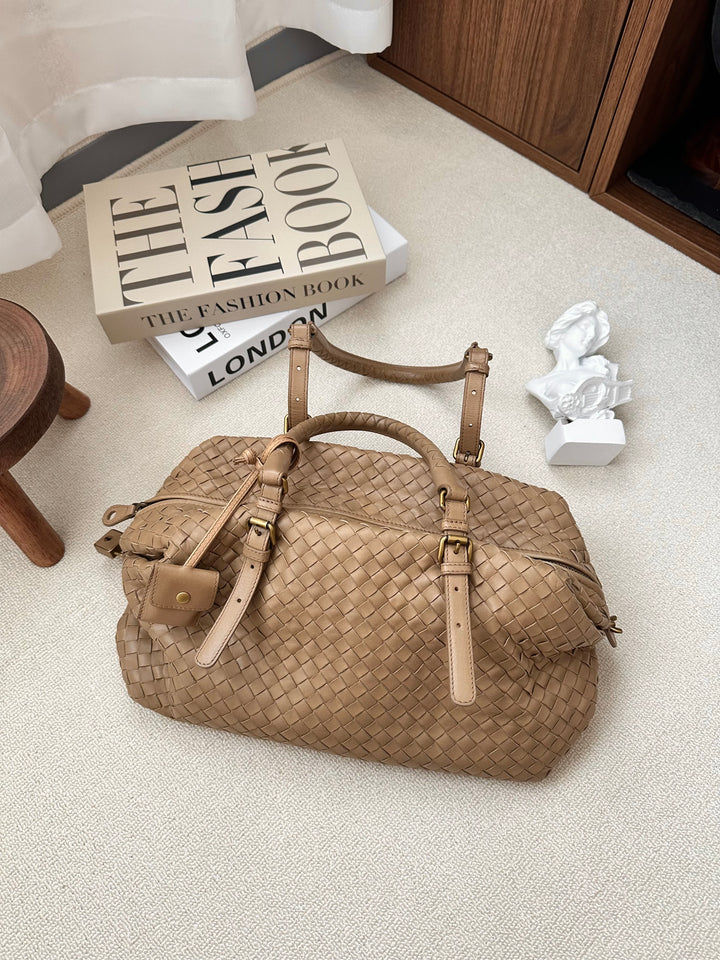 BOTTEGA VENETA Intrecciato Hobo Bag（Latte Beige）｜Classic Craftsmanship 🤎
