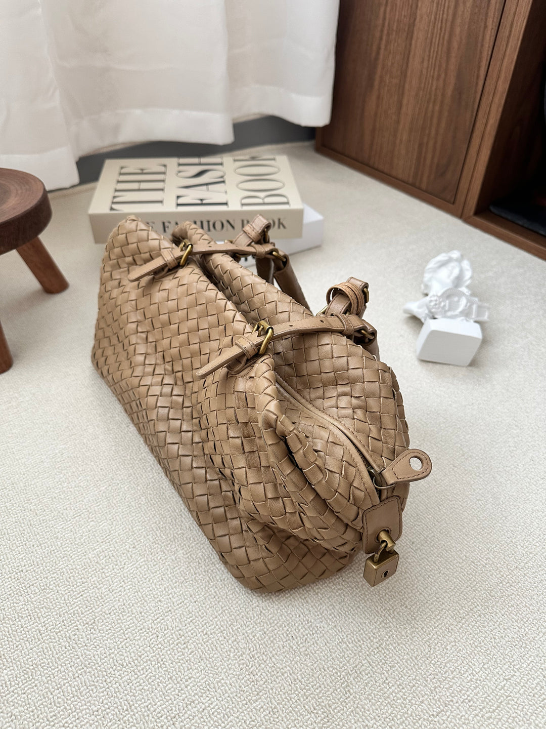 BOTTEGA VENETA Intrecciato Hobo Bag（Latte Beige）｜Classic Craftsmanship 🤎