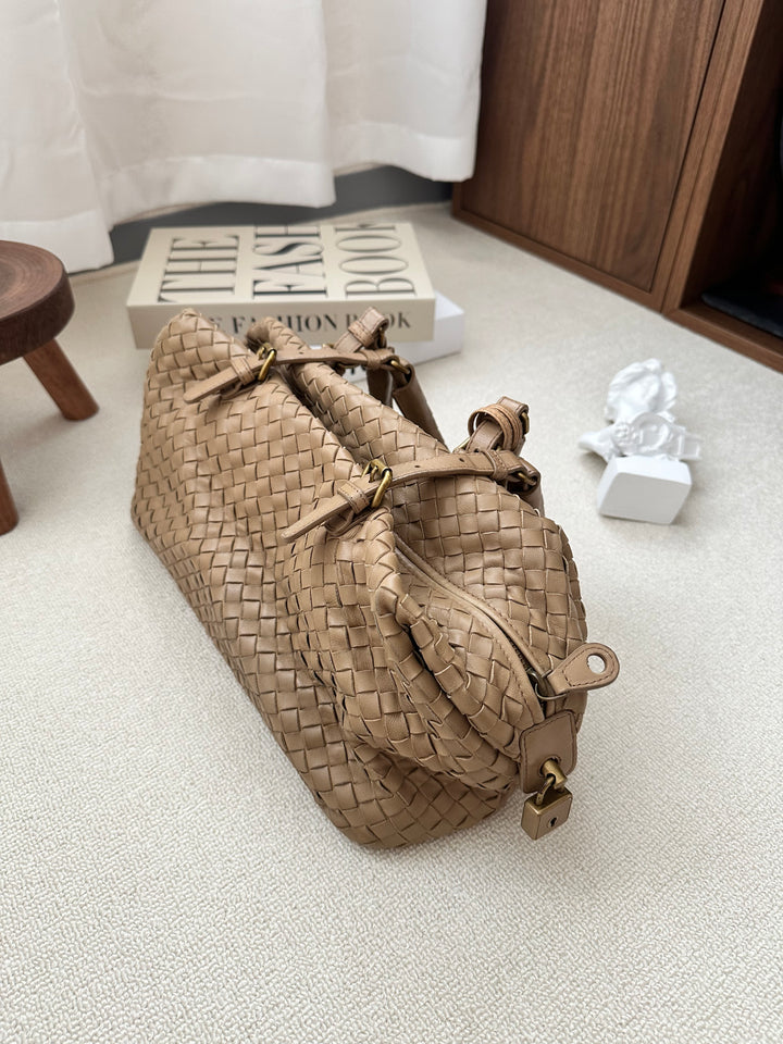 BOTTEGA VENETA Intrecciato Hobo Bag（Latte Beige）｜Classic Craftsmanship 🤎