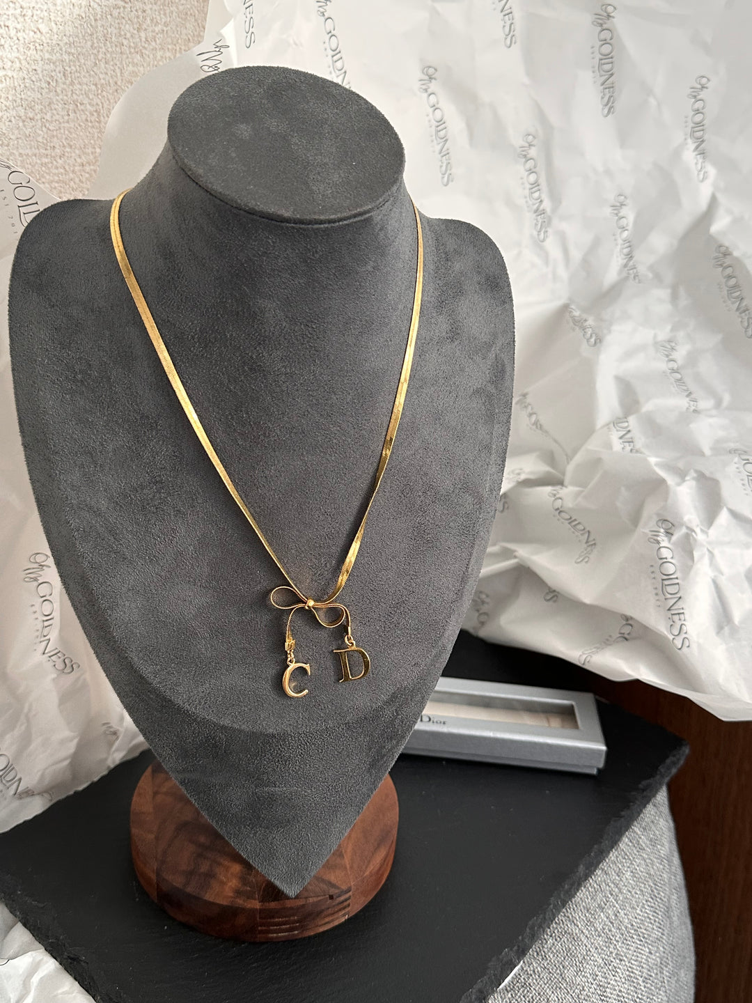 DIOR Vintage CD Initials Bow Necklace（Gold-Tone）｜Feminine Charm 🦋✨
