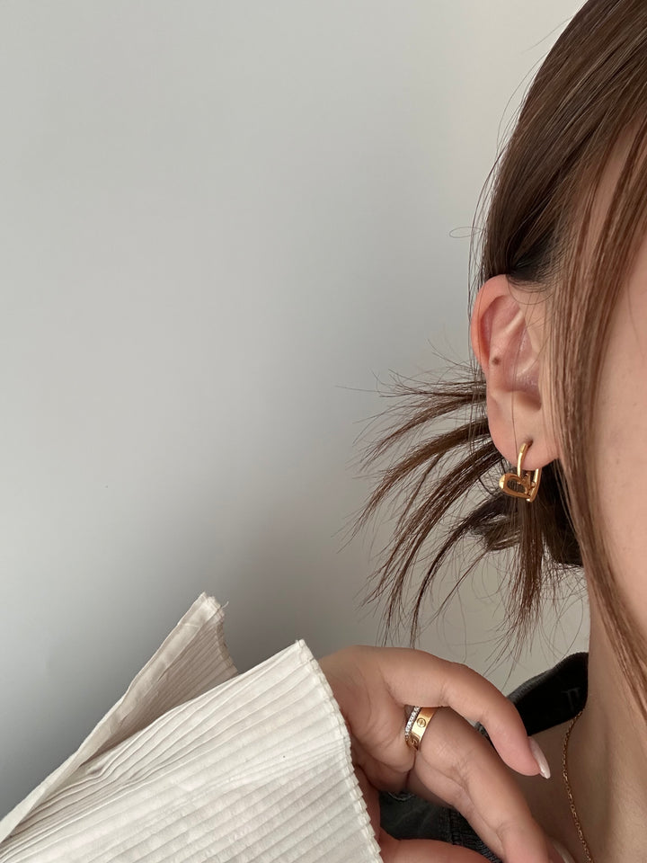 LOUIS VUITTON Heart Logo Earrings（Gold-Tone）｜Romantic Icon ✨💛 Full Set