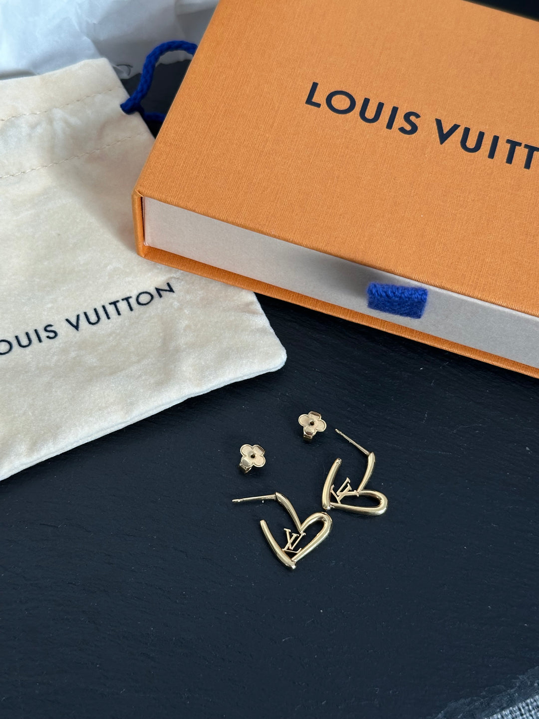 LOUIS VUITTON Heart Logo Earrings（Gold-Tone）｜Romantic Icon ✨💛 Full Set