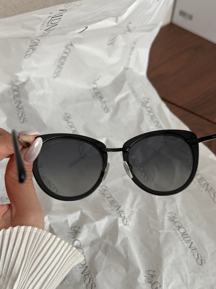 CHANEL CC Cat-Eye Sunglasses（Black）｜Minimalist Chic 🖤🤍