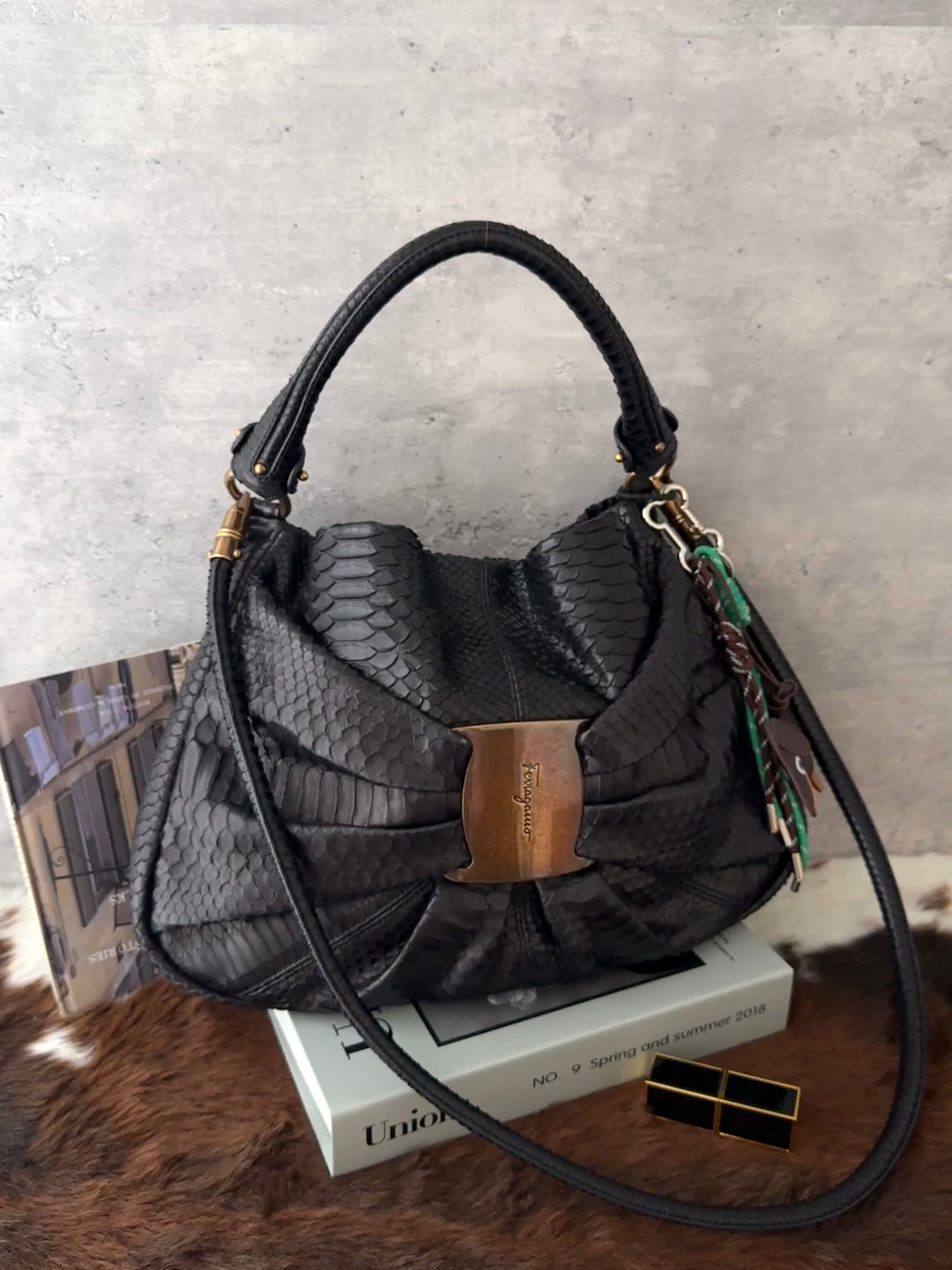 Ferragamo Python Hobo Bag 🖤｜Statement Bow Logo × Vintage Bronze Clasp × Original Strap