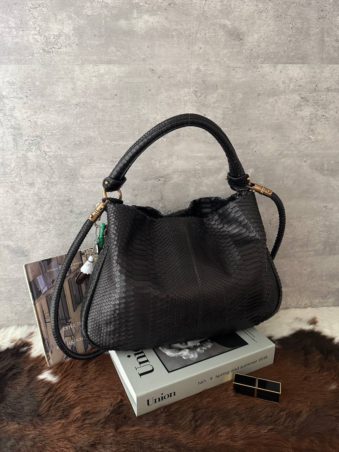 Ferragamo Python Hobo Bag 🖤｜Statement Bow Logo × Vintage Bronze Clasp × Original Strap