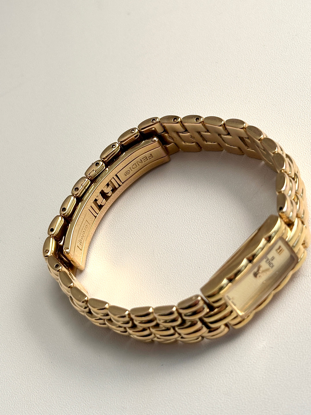 Fendi Rectangular Bracelet Watch ✨｜Slim Gold Case × Roman XII Dial × Elegant Vintage Bracelet