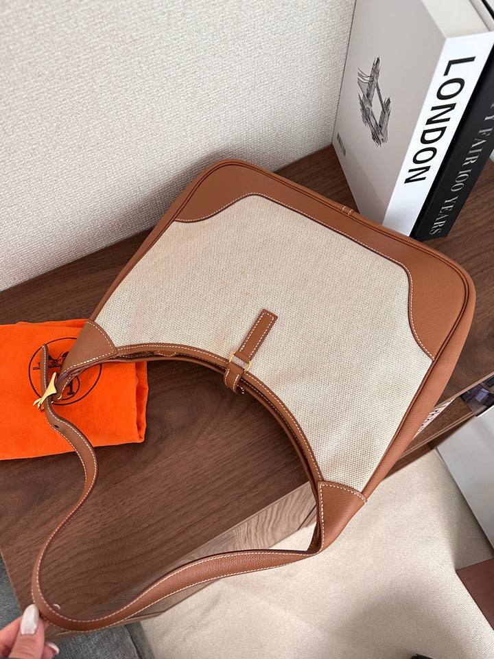 HERMÈS Trim Shoulder Bag（Gold Barenia × Canvas）｜Effortless Parisian Elegance 🤎✨
