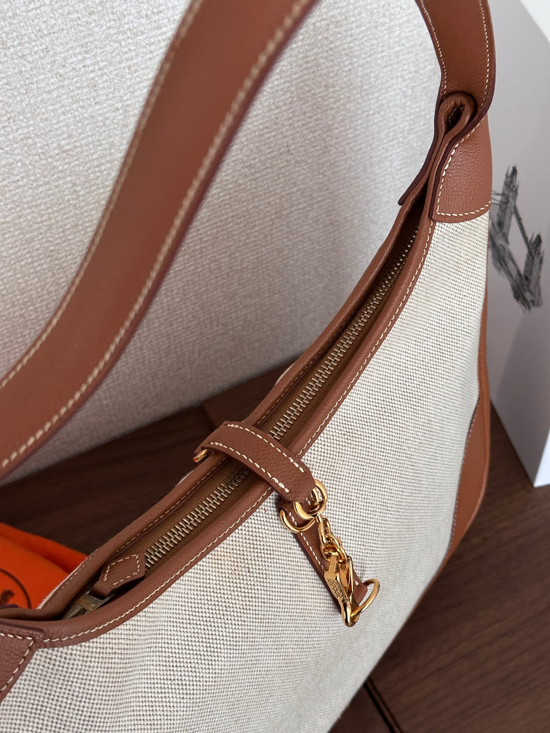 HERMÈS Trim Shoulder Bag（Gold Barenia × Canvas）｜Effortless Parisian Elegance 🤎✨