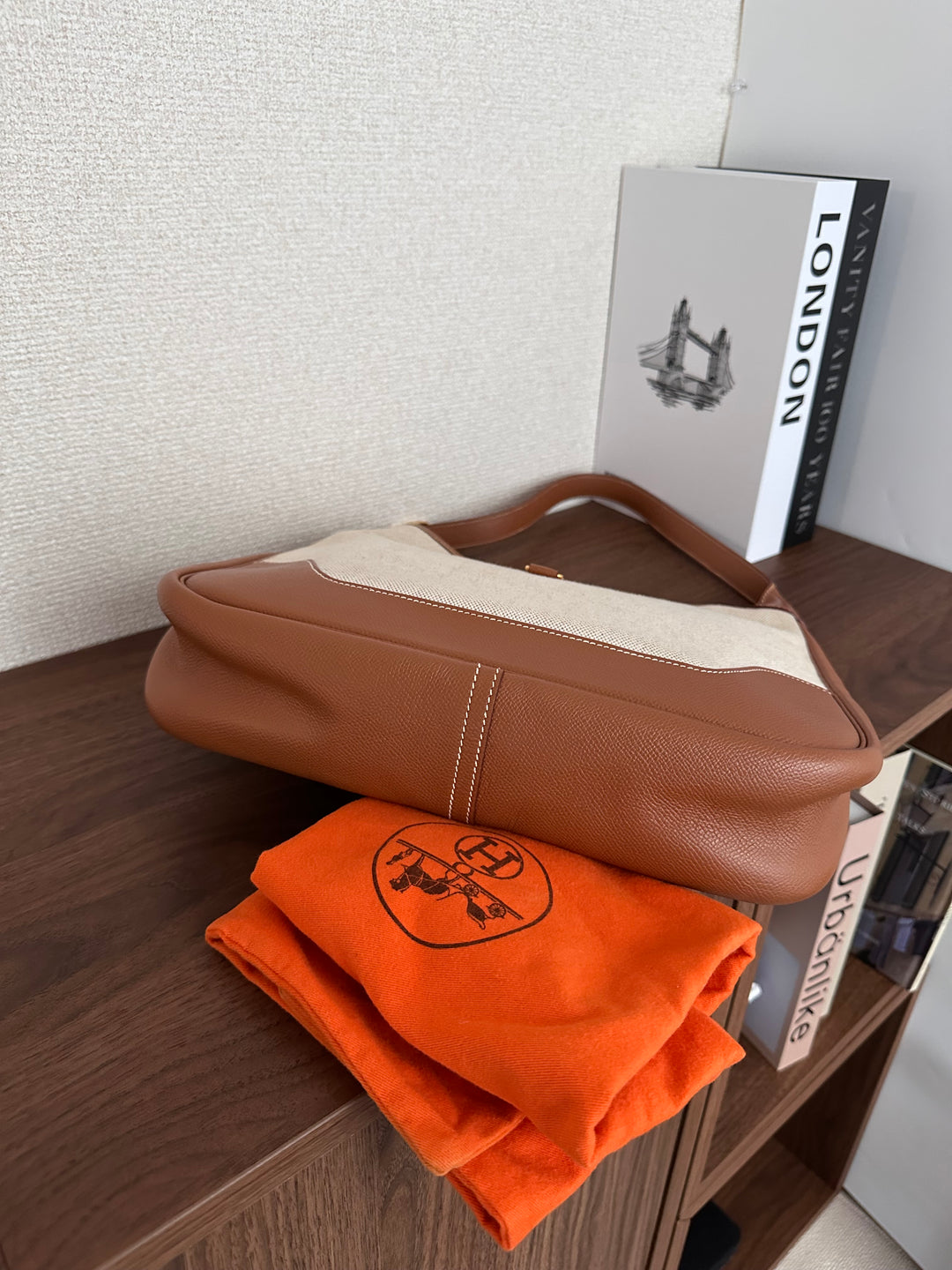 HERMÈS Trim Shoulder Bag（Gold Barenia × Canvas）｜Effortless Parisian Elegance 🤎✨