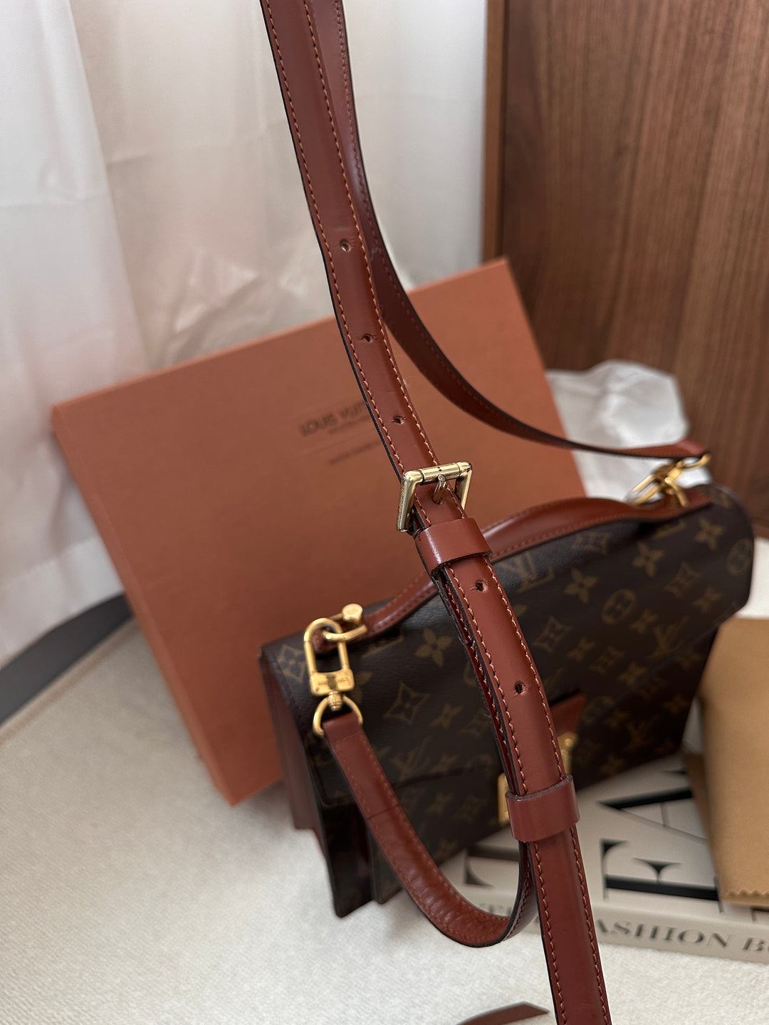 Louis Vuitton Monogram Messenger Bag ✨🤎 Full Set with Key, Strap & Box