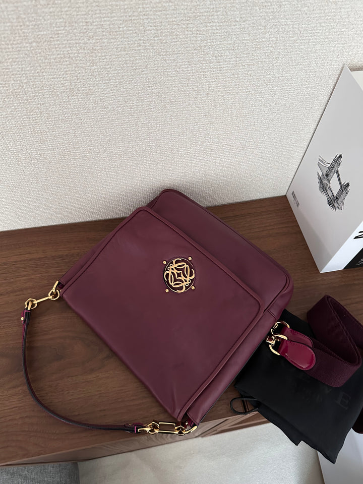 LOEWE Round Logo Hobo Bag（Burgundy Nappa Lambskin）｜Rare Small Size 🤎✨