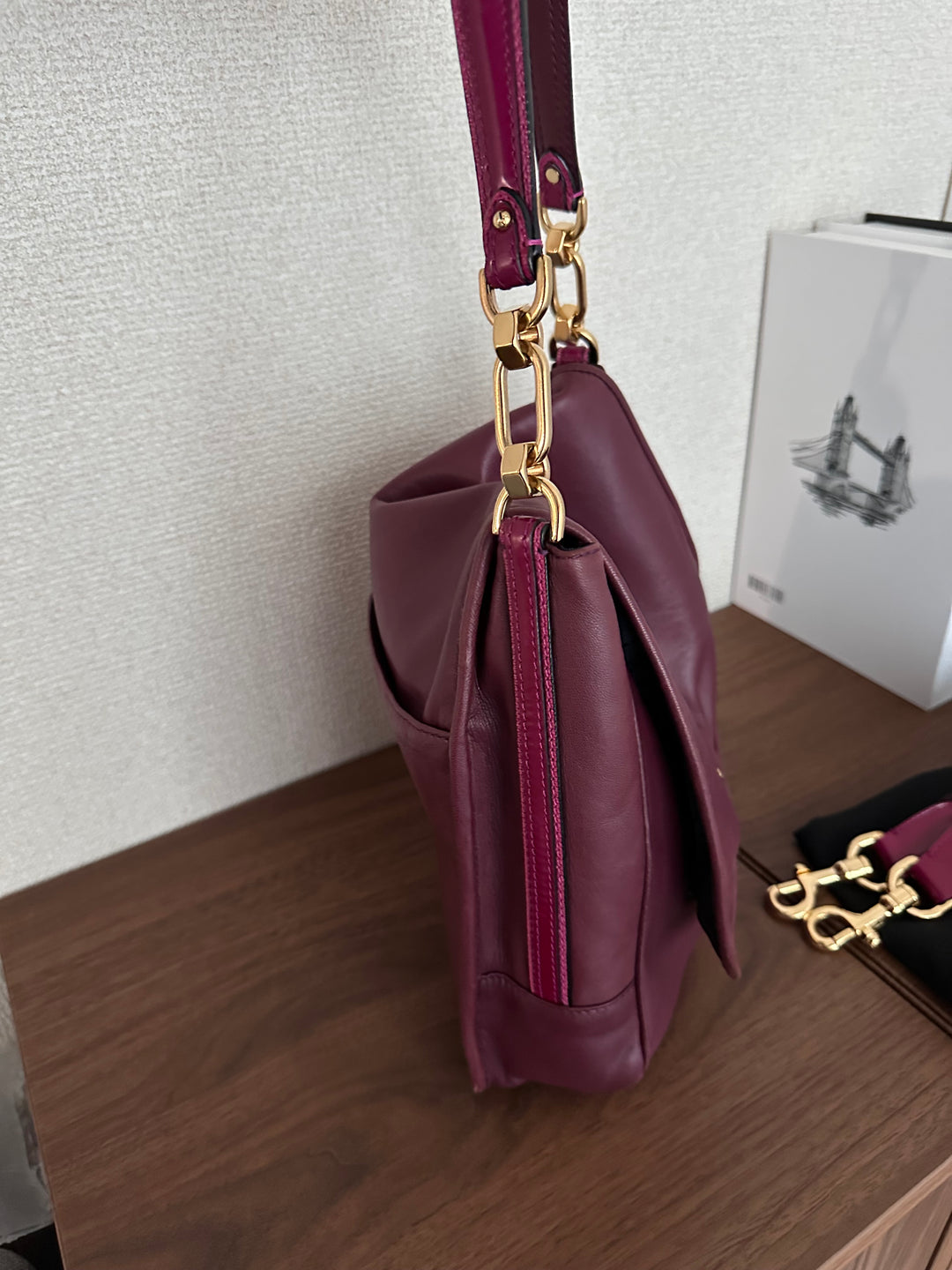 LOEWE Round Logo Hobo Bag（Burgundy Nappa Lambskin）｜Rare Small Size 🤎✨