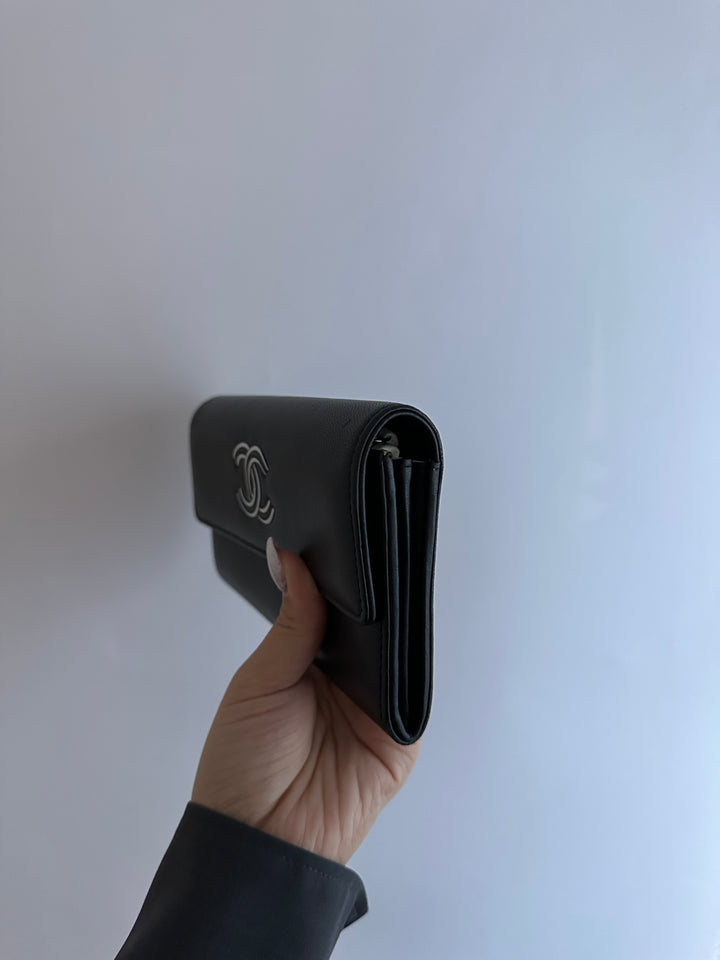 CHANEL CC Long Wallet（Black × White Logo）｜Panda Contrast Elegance 🖤🤍