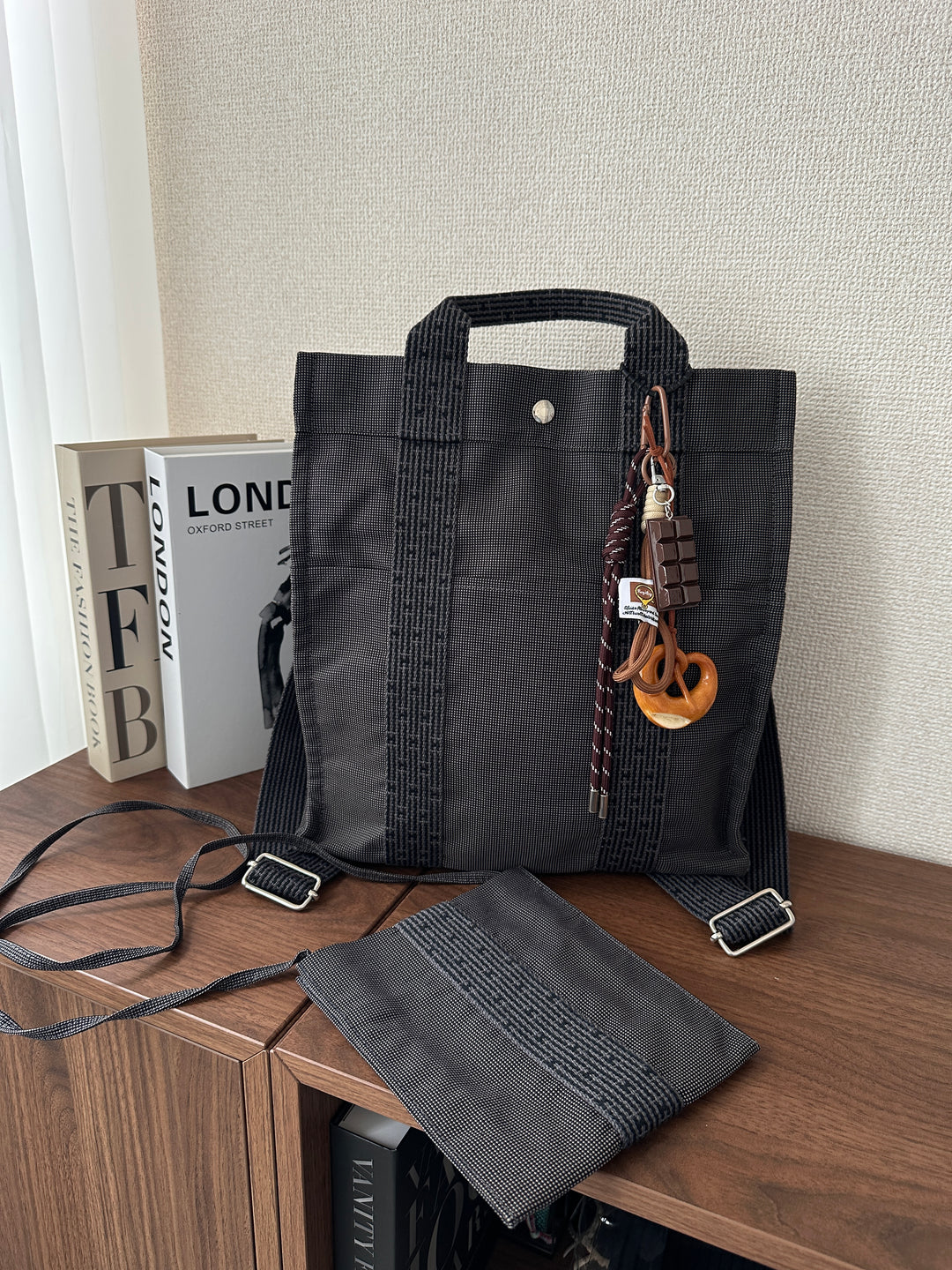 Hermès Classic Tote Backpack 🖤✨ With Bonus Crossbody Bag