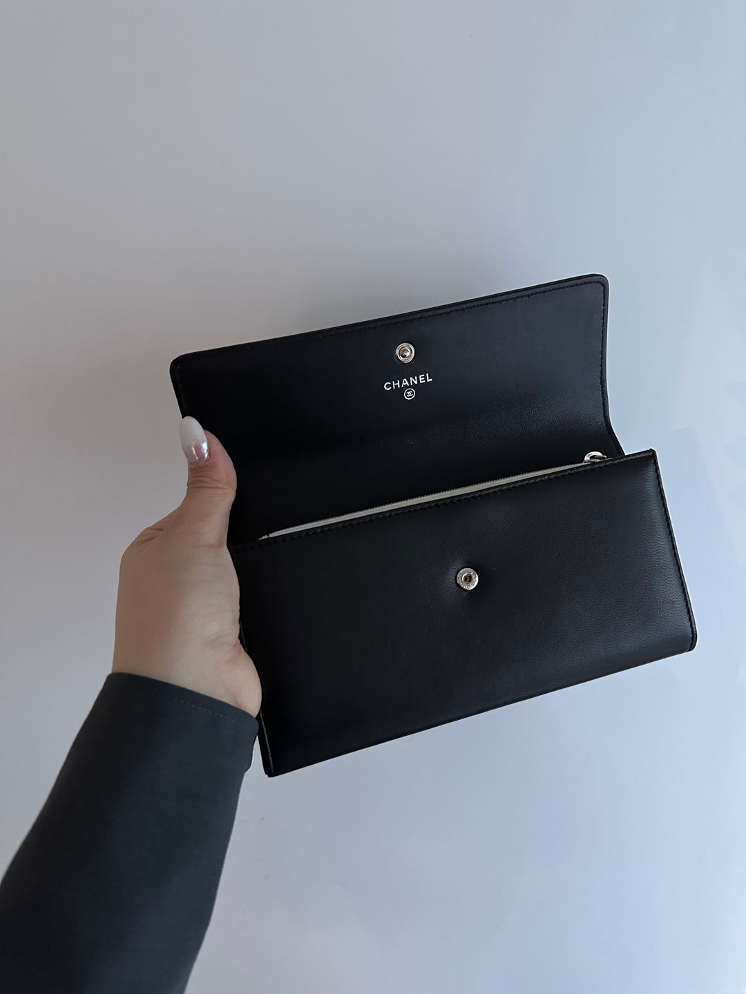 CHANEL CC Long Wallet（Black × White Logo）｜Panda Contrast Elegance 🖤🤍