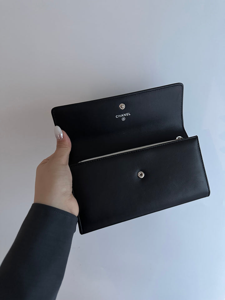 CHANEL CC Long Wallet（Black × White Logo）｜Panda Contrast Elegance 🖤🤍