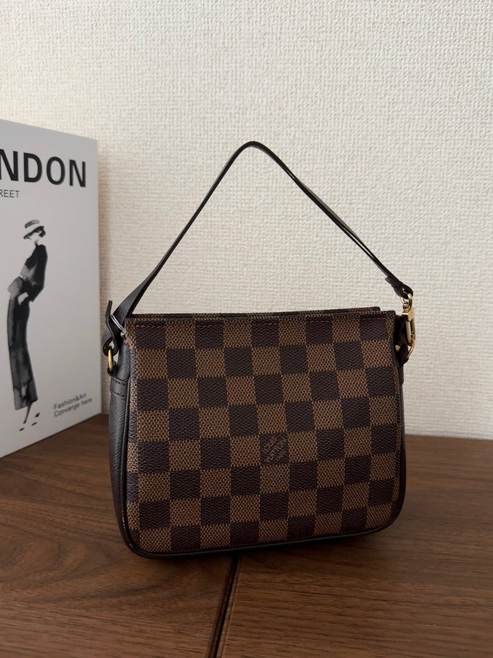 Louis Vuitton Damier Mini Pochette 🤎✨ Cute & Versatile Crossbody Option
