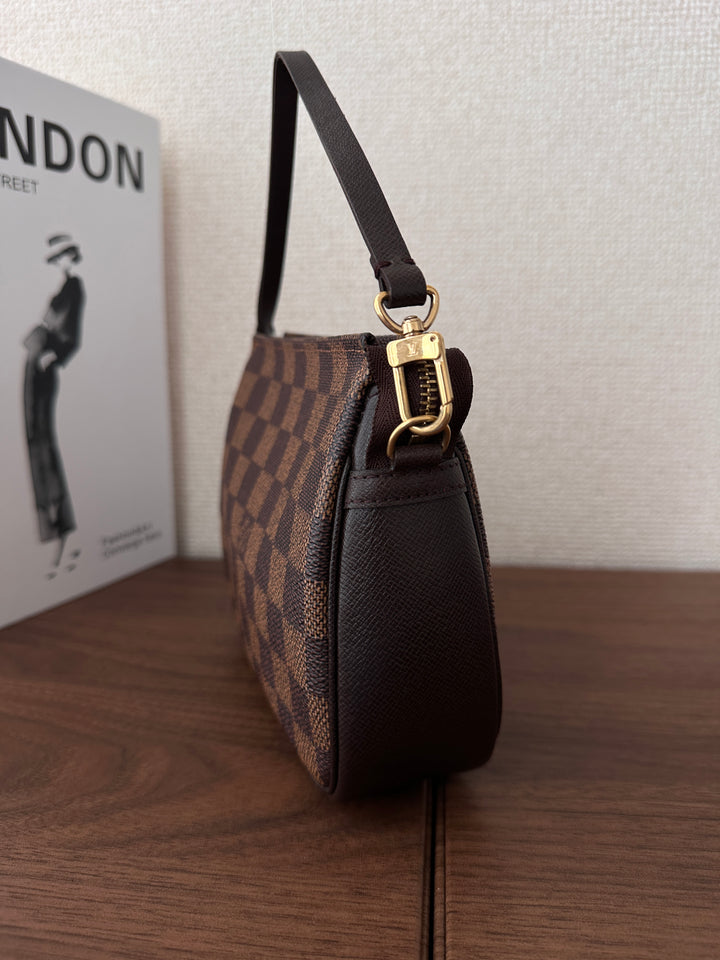 Louis Vuitton Damier Mini Pochette 🤎✨ Cute & Versatile Crossbody Option