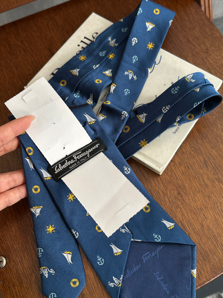 Salvatore Ferragamo Tie 💙💛
