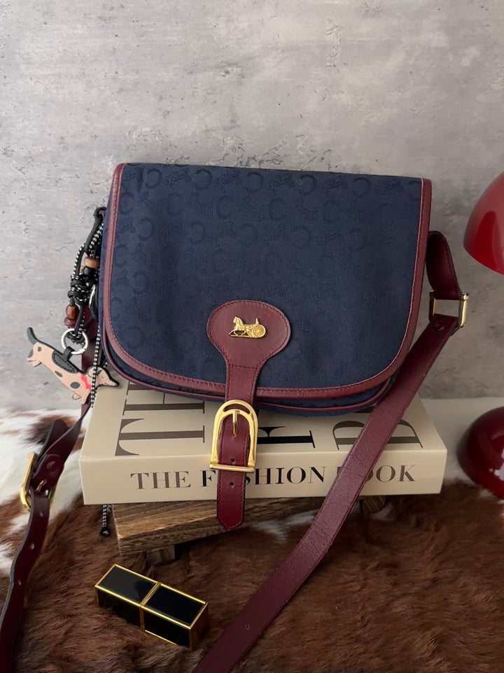 CELINE Vintage Carriage Saddle Bag ❤️💙｜Signature Carriage Monogram × Burgundy Leather Trims × Adjustable Shoulder Strap