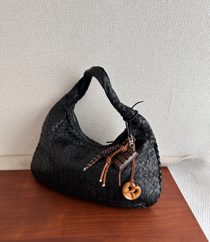 Bottega Veneta｜Special Embossed Hobo Bag