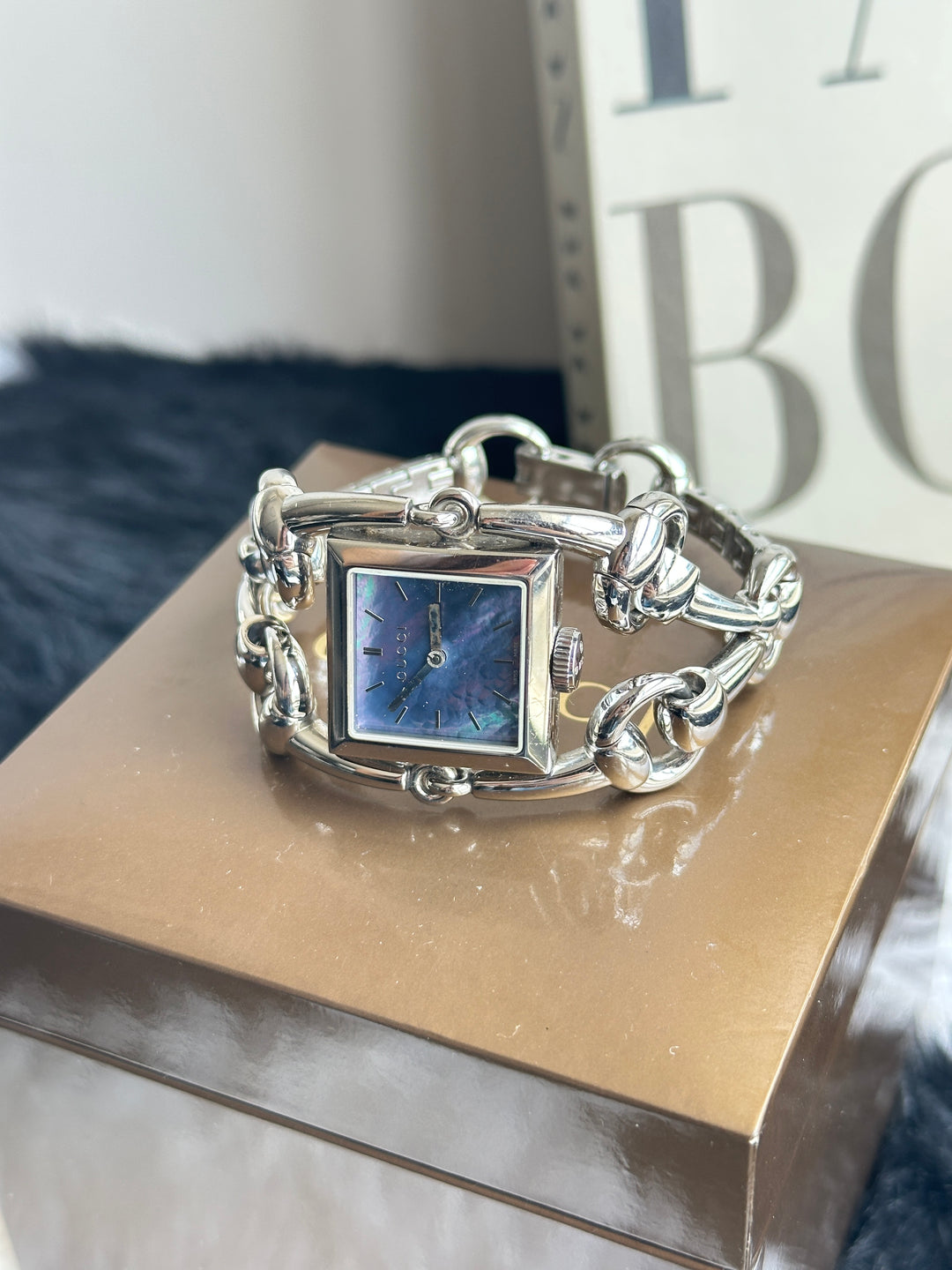 Gucci Horsebit Bracelet Watch ✨｜Purple-Blue Mother-of-Pearl Dial × Sculptural Horsebit Links × Vintage Statement Design