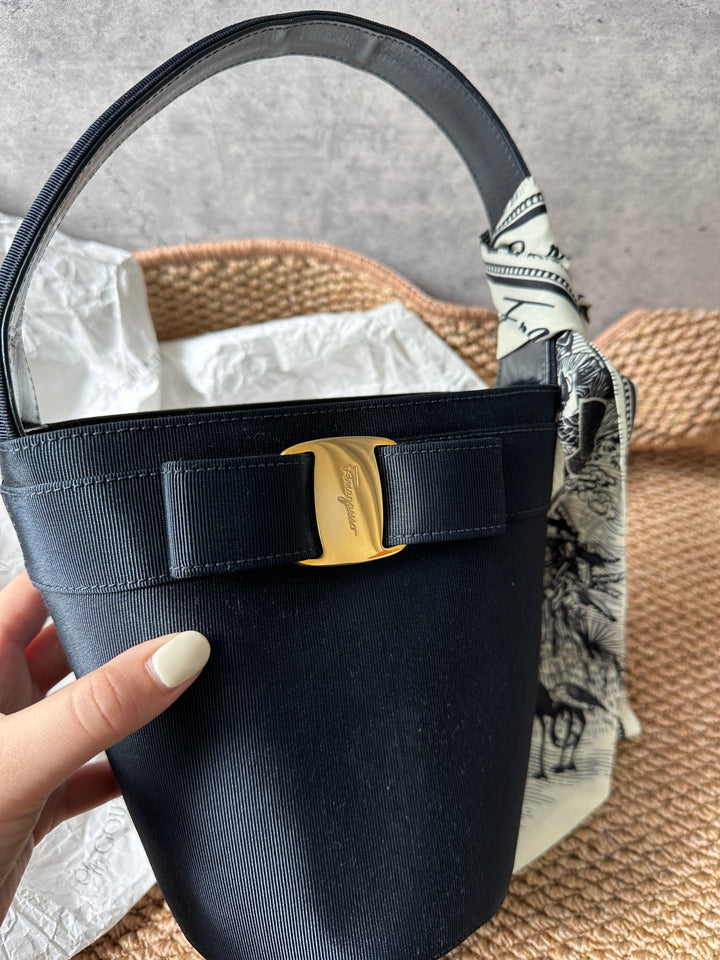 FERRAGAMO Vara Bow Vintage Basket Bag