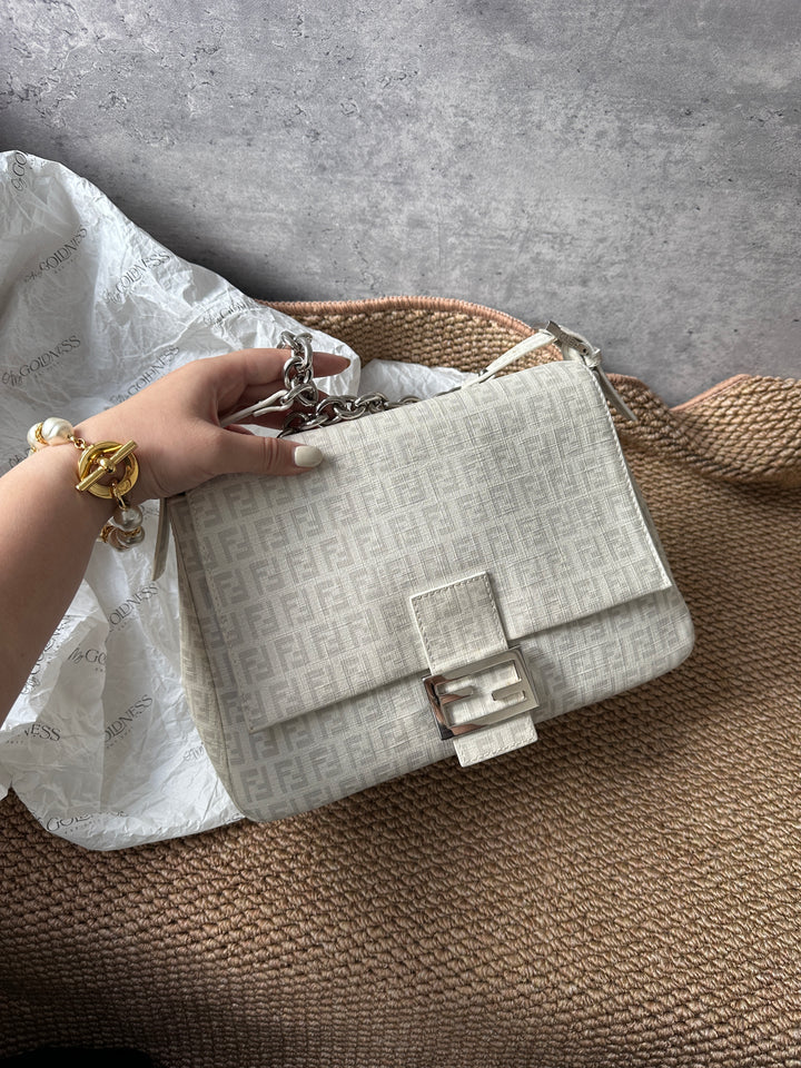 FENDI Maxi Mamma White Chain Baguette
