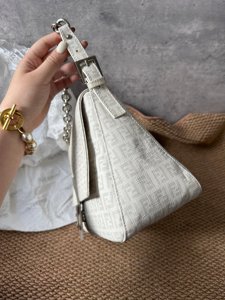 FENDI Maxi Mamma White Chain Baguette