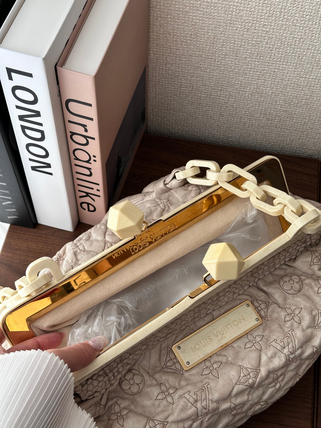 LOUIS VUITTON Dusty Cream Quilted Cloud Clutch Bag｜Ethereal Rarity ☁️✨