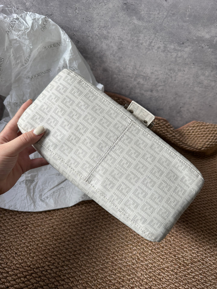 FENDI Maxi Mamma White Chain Baguette