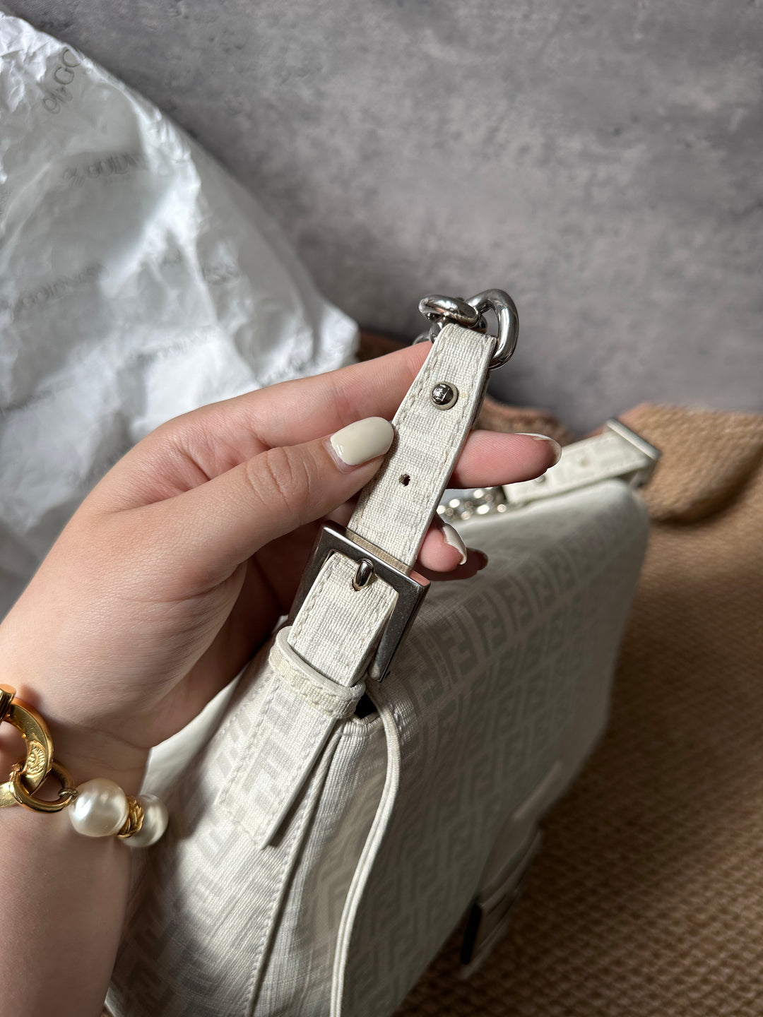 FENDI Maxi Mamma White Chain Baguette