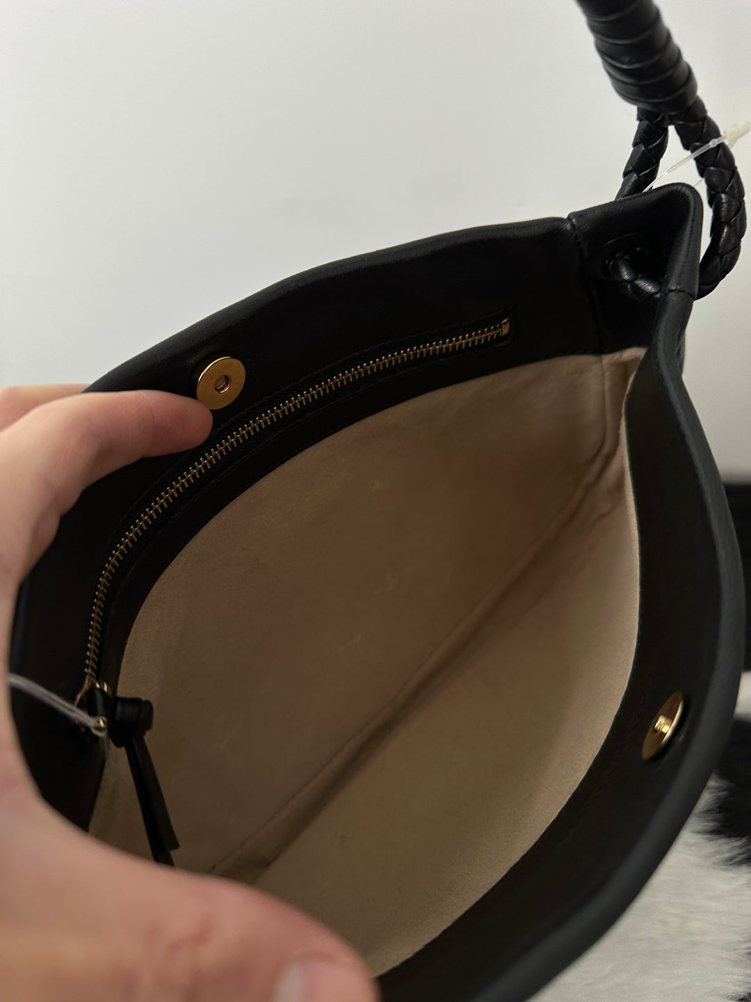 BOTTEGA VENETA 🤎🖤 Special Woven Hobo｜Soft Lambskin Texture × Unique Pattern Weave × Chic Everyday Silhouette