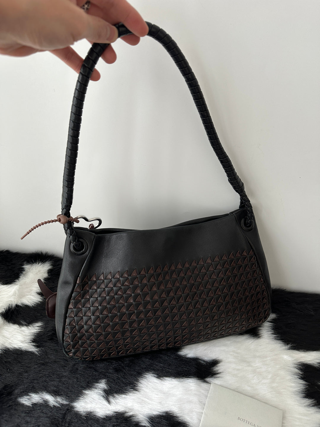 BOTTEGA VENETA 🤎🖤 Special Woven Hobo｜Soft Lambskin Texture × Unique Pattern Weave × Chic Everyday Silhouette
