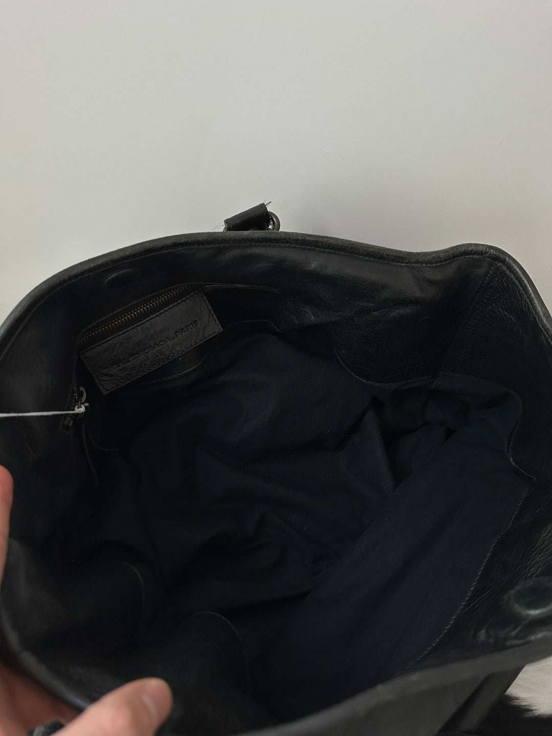 BALENCIAGA 🖤 Le City Bag (Giant Hardware)｜Iconic Moto Style × Soft Distressed Leather × Celebrity-Favorite Revival