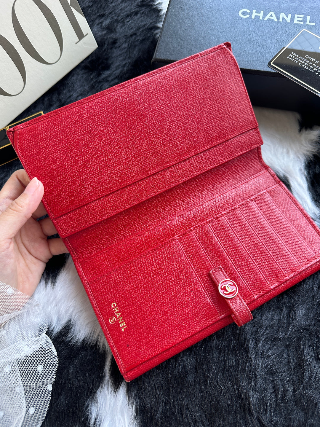 Chanel Red Long Wallet ❤️｜Textured Leather × Enamel CC Detail × Original Box Included