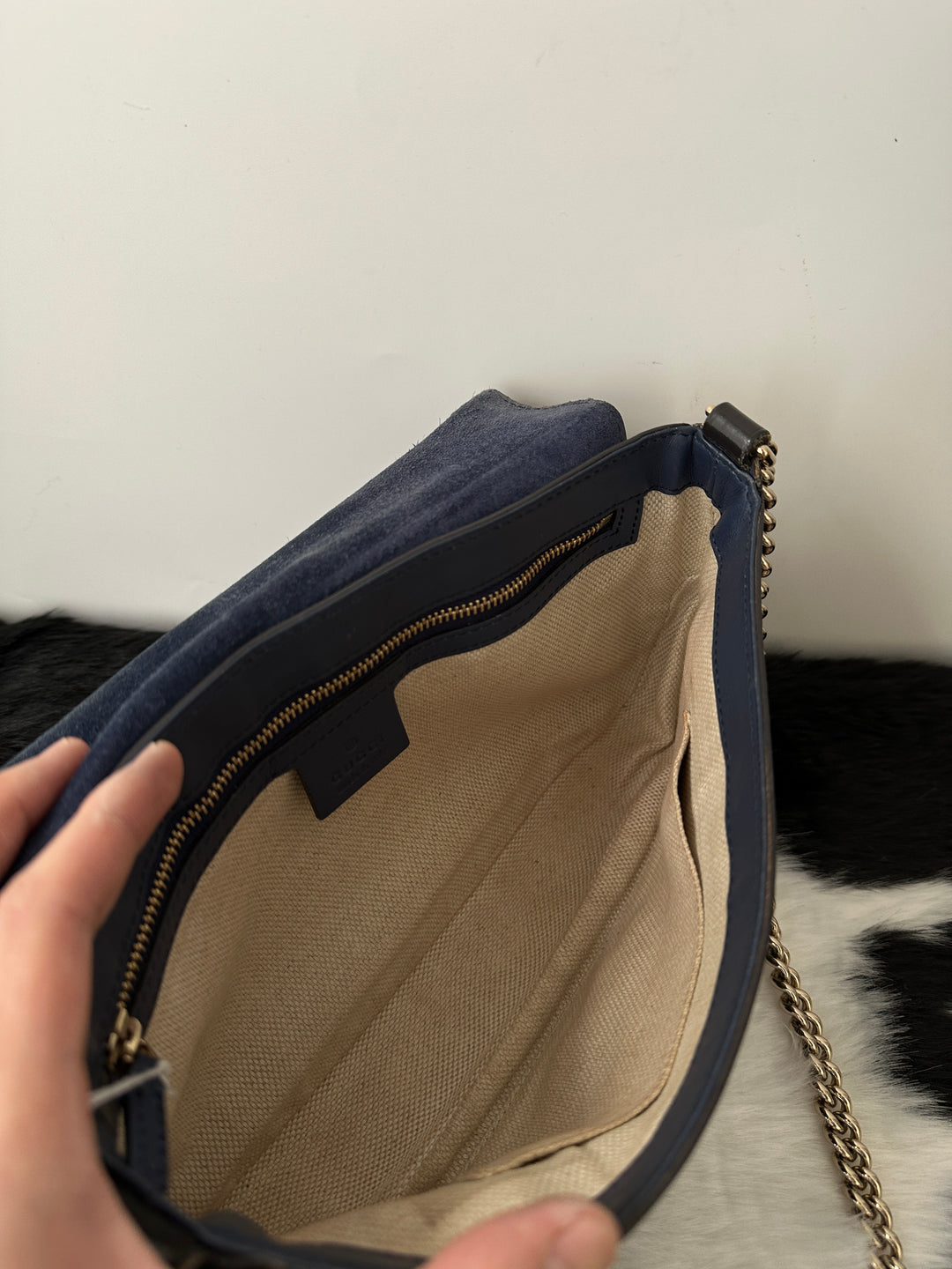 GUCCI 🖤 Leather Tassel Chain Bag｜Glossy Waxed Leather × Chic Chain Detail × Effortless Day-to-Night Style