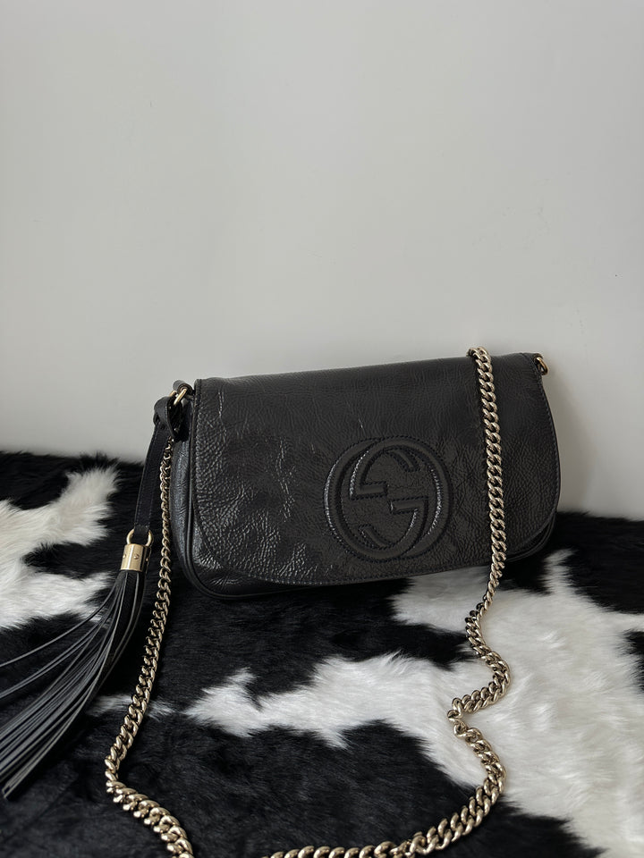 GUCCI 🖤 Leather Tassel Chain Bag｜Glossy Waxed Leather × Chic Chain Detail × Effortless Day-to-Night Style