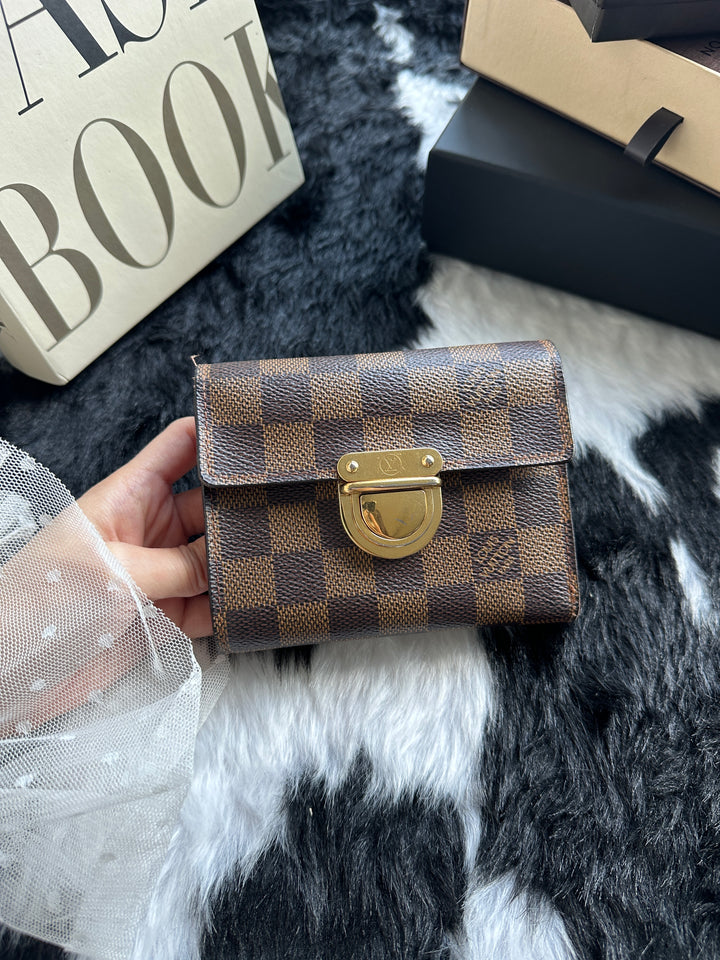 Louis Vuitton Damier Ebene Press-Lock Compact Wallet 🤎｜Vintage Gold Clasp × Red Leather Interior × Compact Organisation