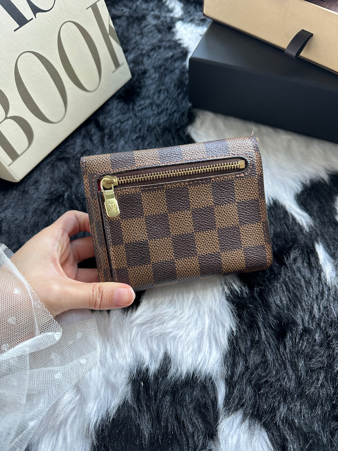 Louis Vuitton Damier Ebene Press-Lock Compact Wallet 🤎｜Vintage Gold Clasp × Red Leather Interior × Compact Organisation