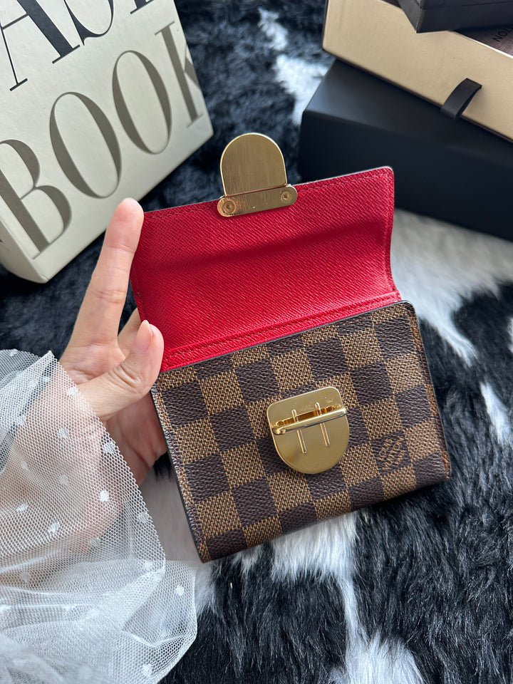 Louis Vuitton Damier Ebene Press-Lock Compact Wallet 🤎｜Vintage Gold Clasp × Red Leather Interior × Compact Organisation