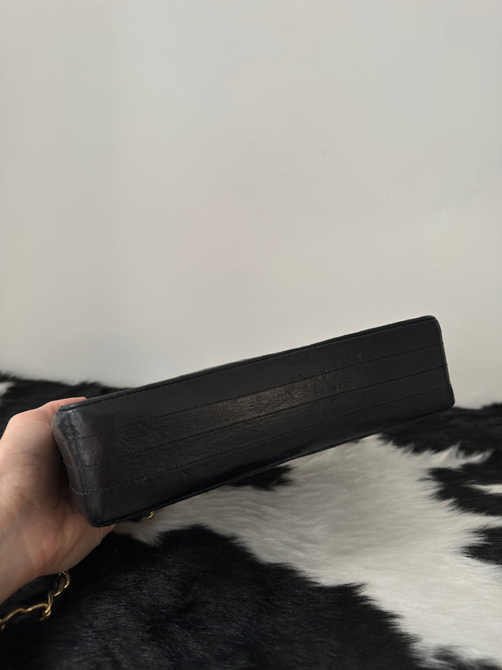 CHANEL 🖤 Vintage Round CC Crossbody｜Quilted Classic × Gold-Tone Elegance × Lightweight Daily Luxury